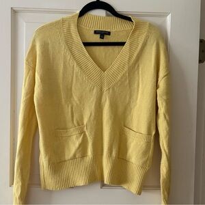 Banana Republic Yellow V-Neck Sweater. Small